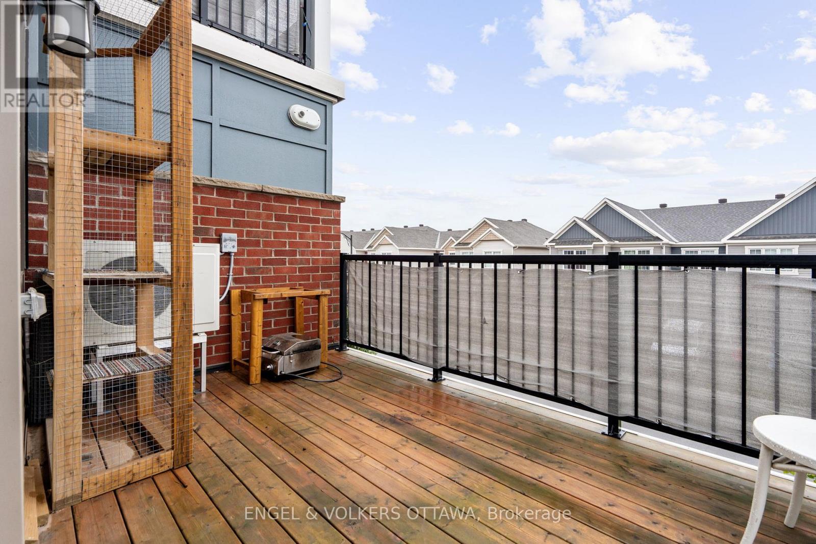 2248 Watercolours Way