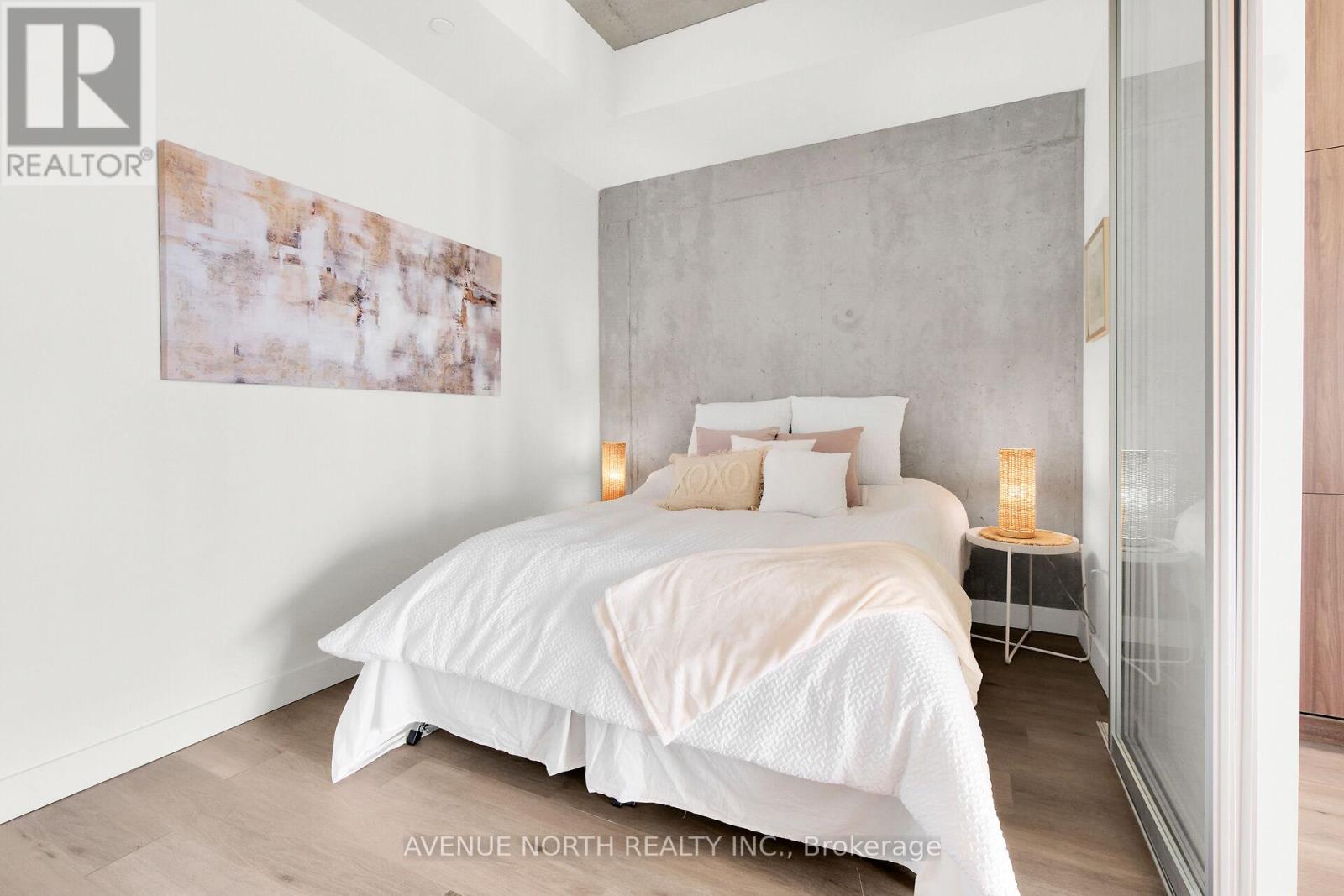 717 - 10 James Street