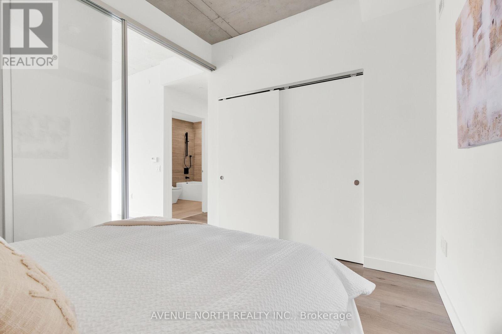 717 - 10 James Street