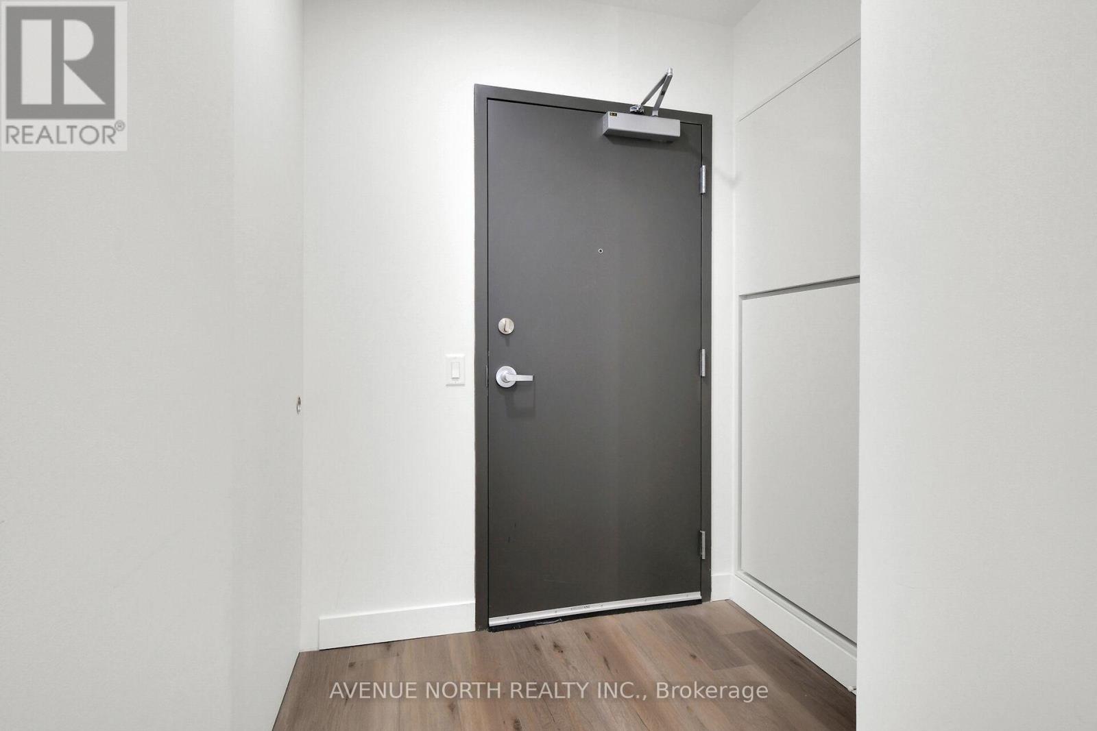 717 - 10 James Street