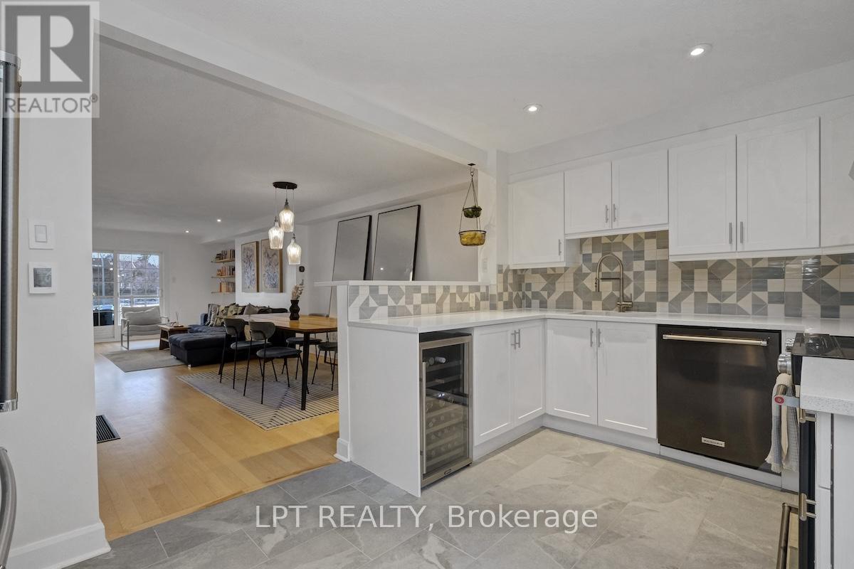 327 St Andrew Street