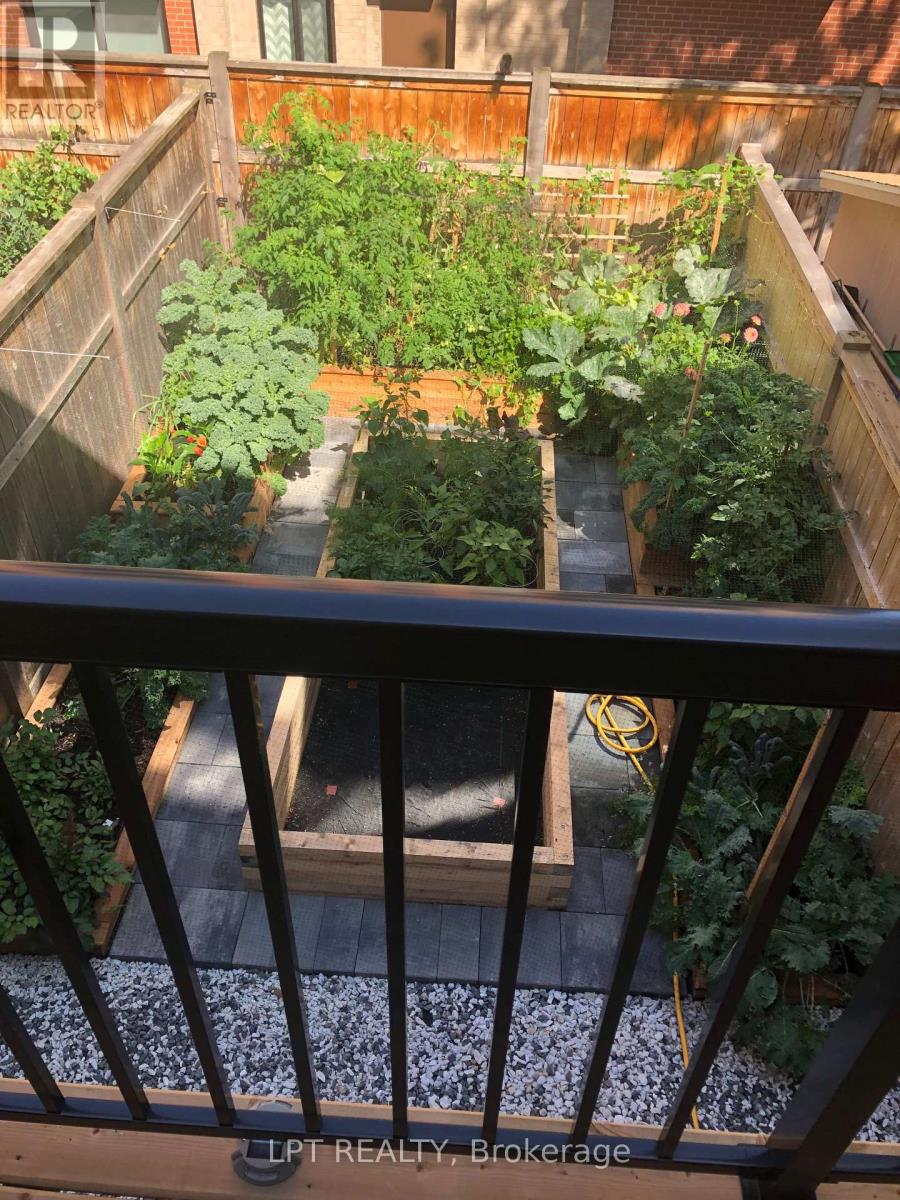 327 St Andrew Street