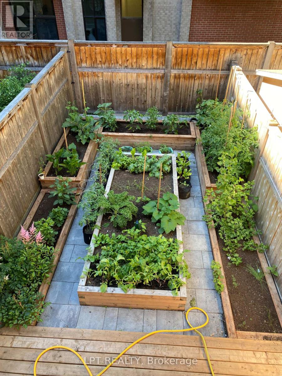 327 St Andrew Street