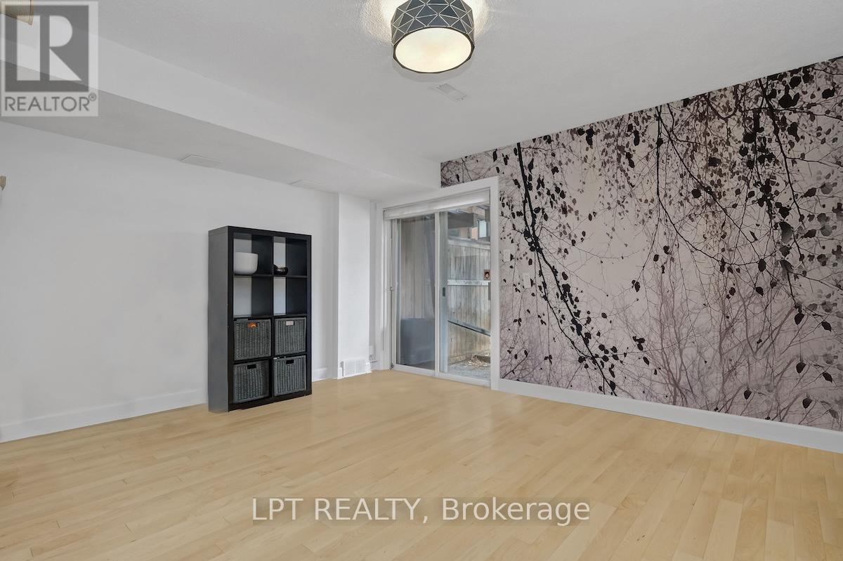 327 St Andrew Street