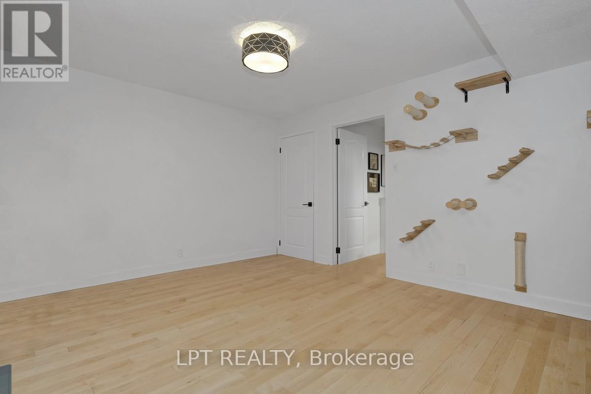 327 St Andrew Street