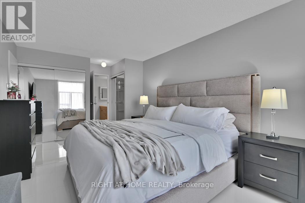 1703 - 2759 Carousel Crescent