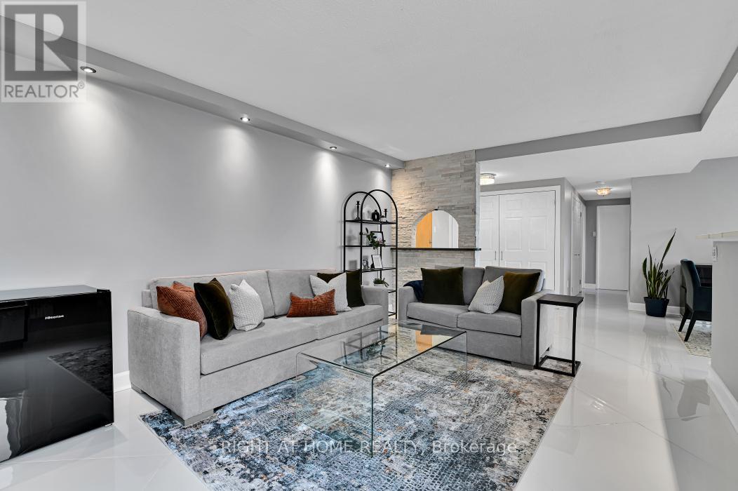 1703 - 2759 Carousel Crescent