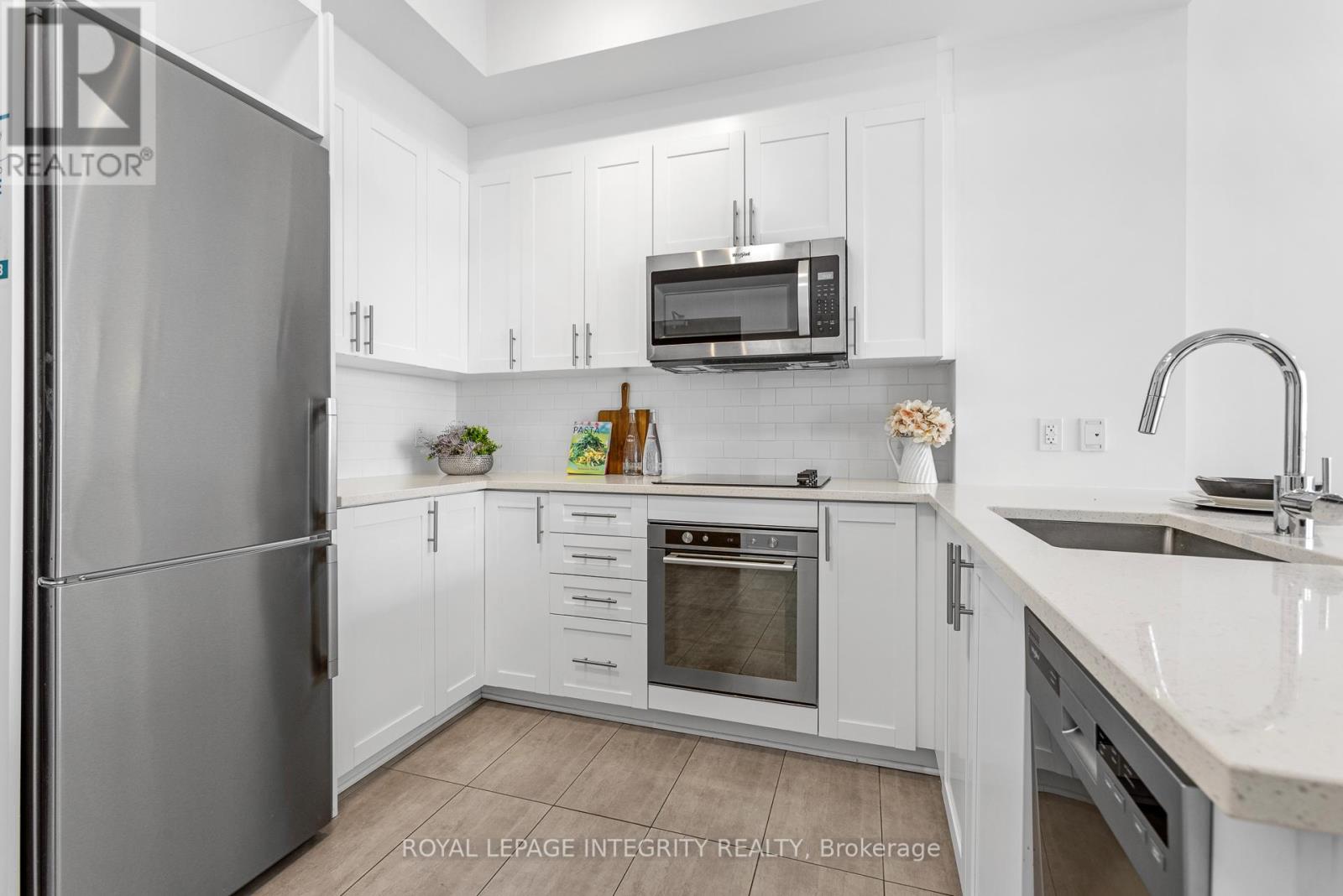 3505 - 805 Carling Avenue