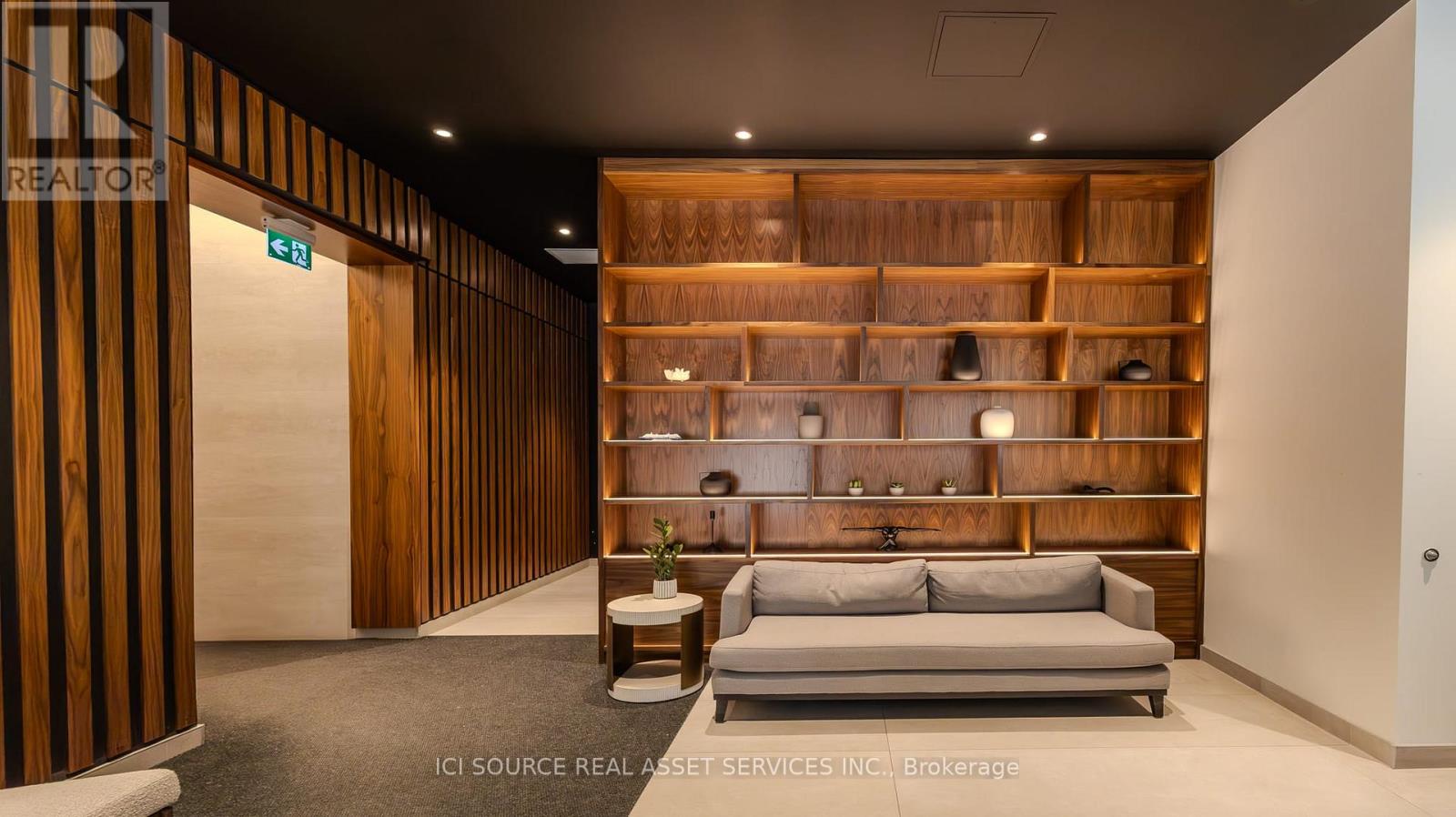 1110 - 340 Queen Street