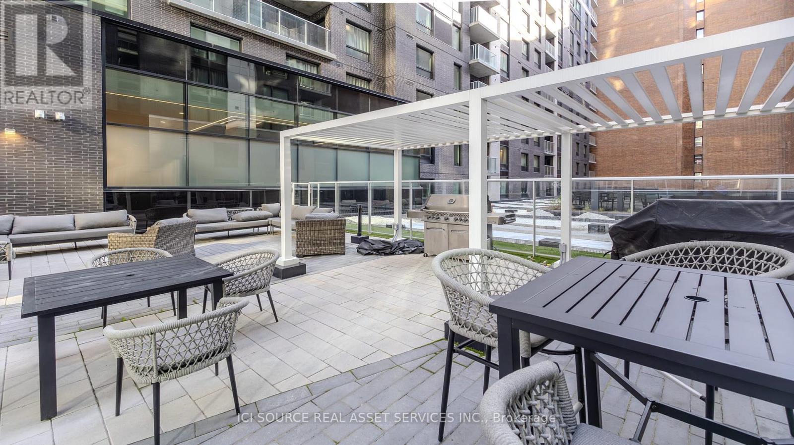 1110 - 340 Queen Street