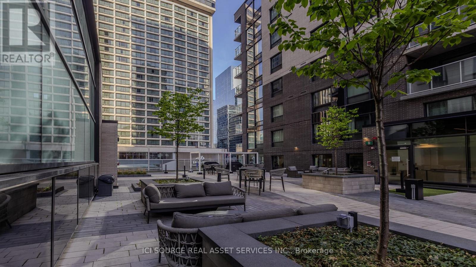 1110 - 340 Queen Street