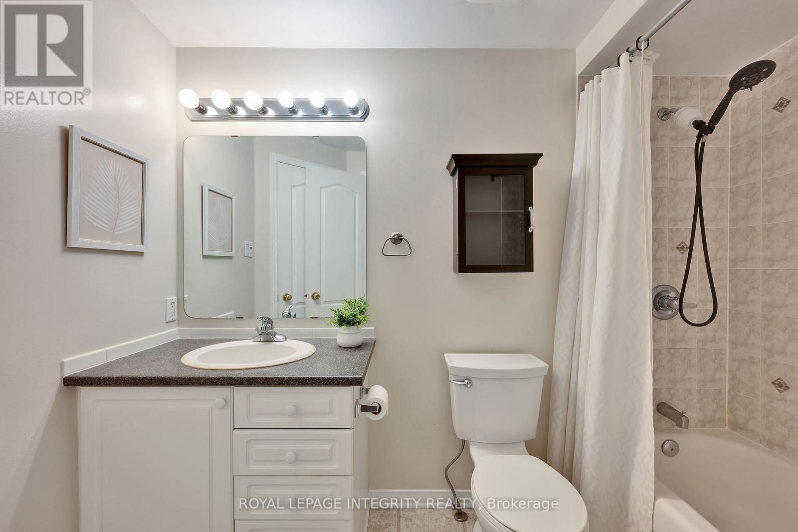 B - 10 Daybreak Street