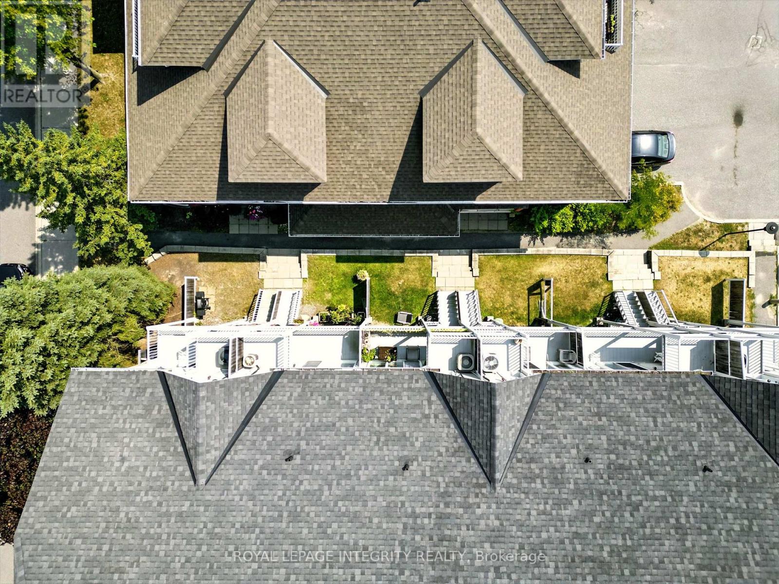 B - 10 Daybreak Street