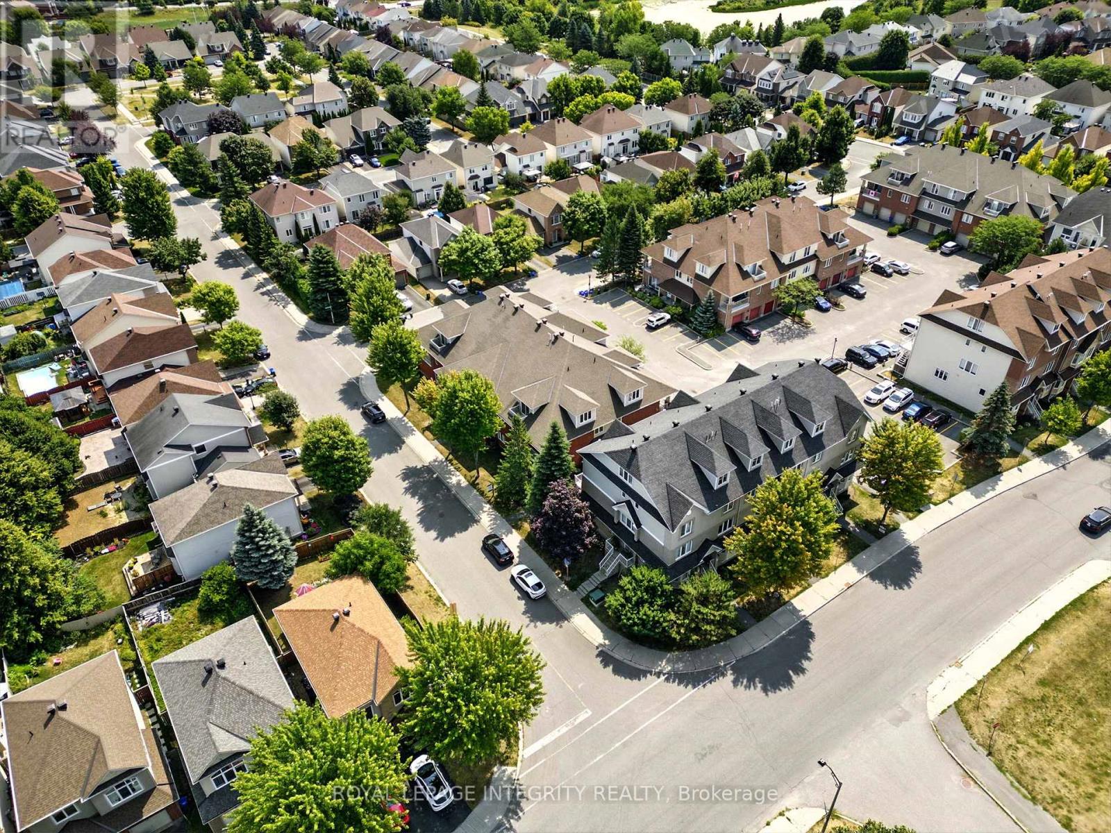 B - 10 Daybreak Street