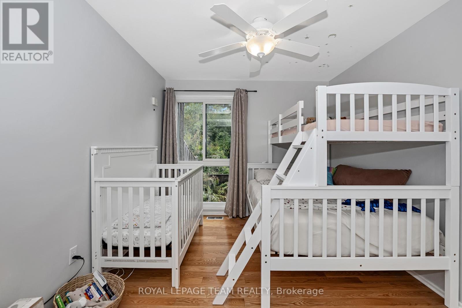 1095 Ambleside Drive