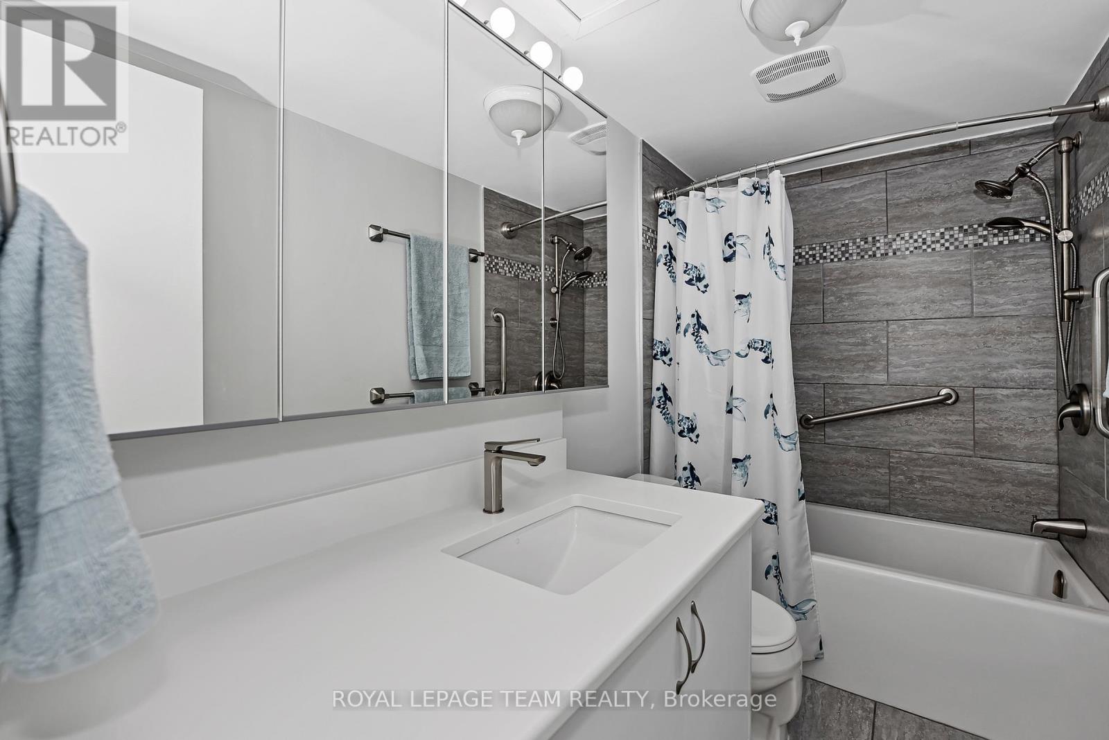 1095 Ambleside Drive