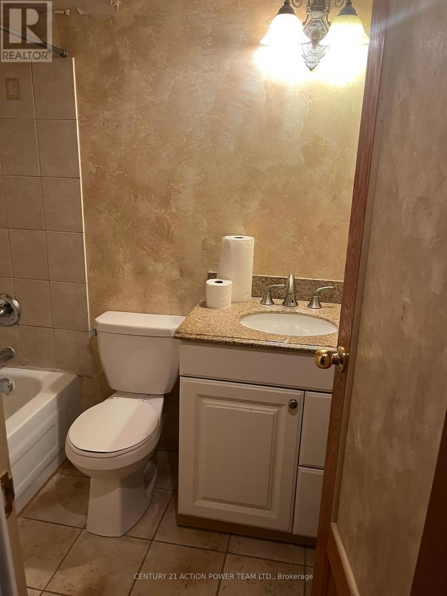 204 - 158b Mcarthur Avenue