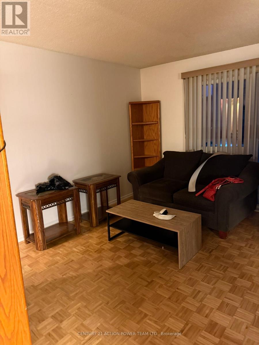 204 - 158b Mcarthur Avenue