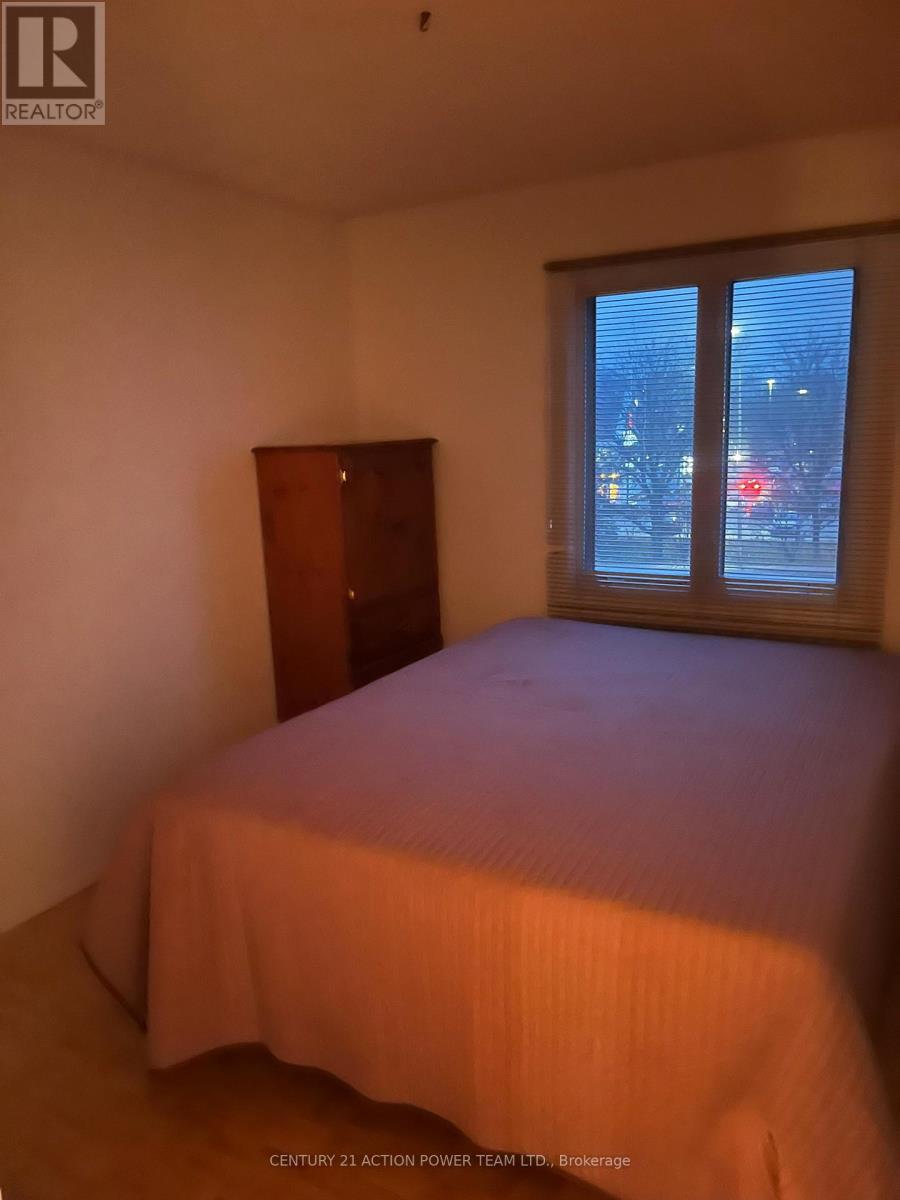 204 - 158b Mcarthur Avenue