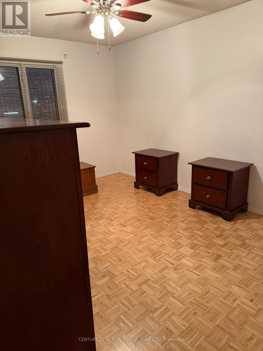 204 - 158b Mcarthur Avenue