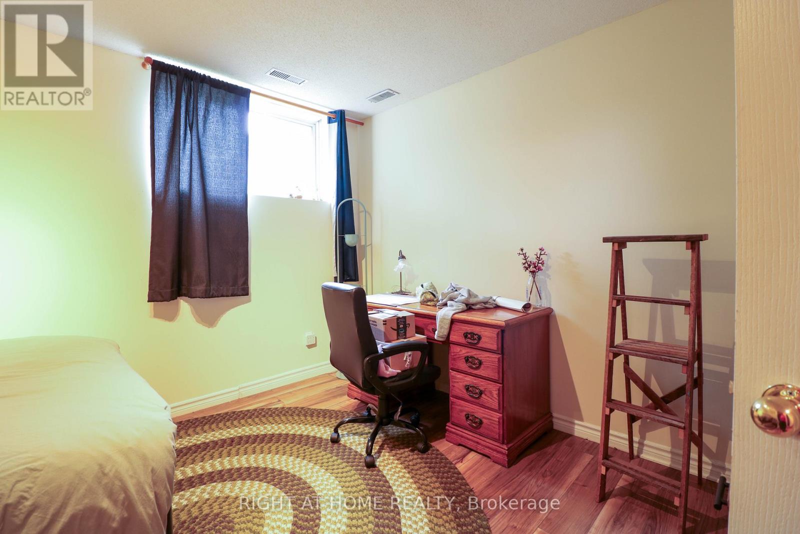 1901 Hampstead Place