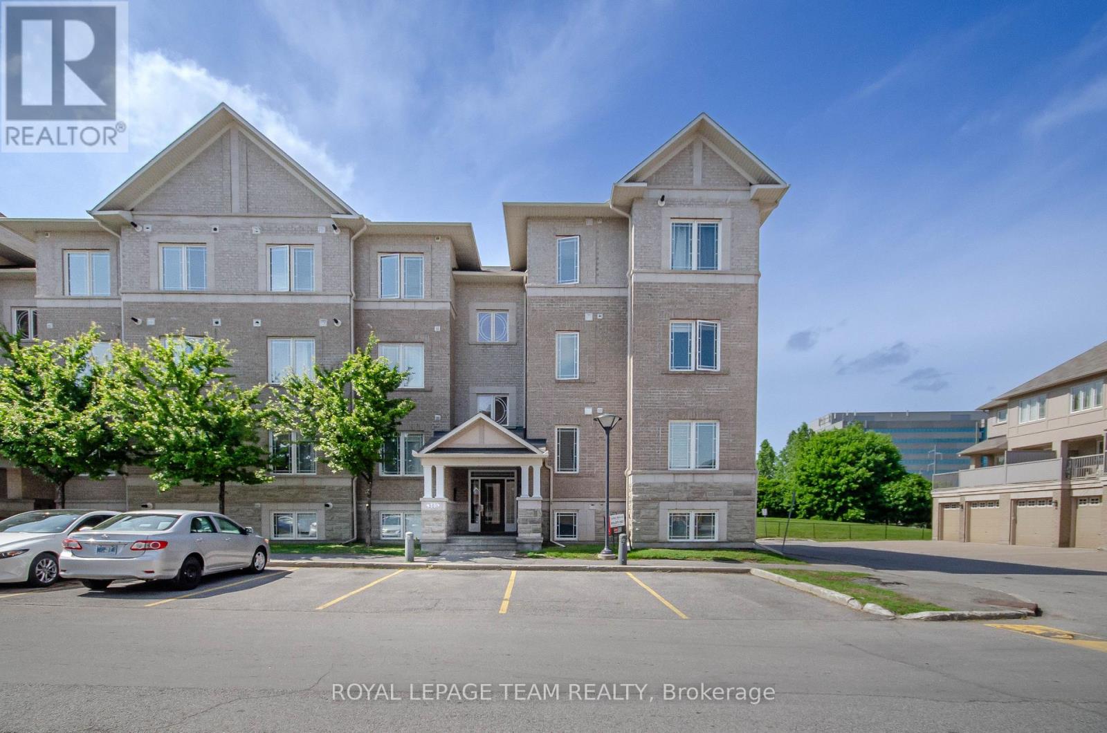 4 - 385 Paseo Private