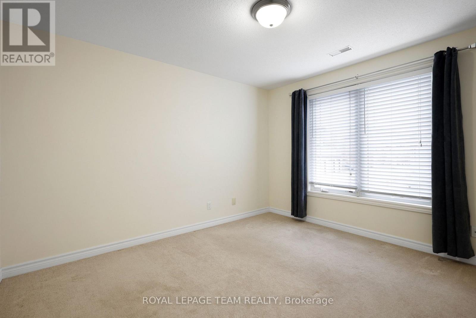 4 - 385 Paseo Private