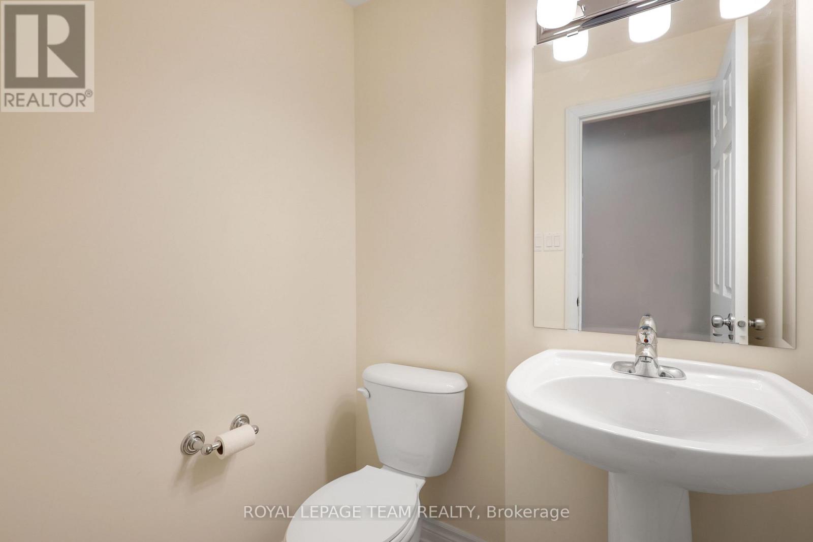 4 - 385 Paseo Private