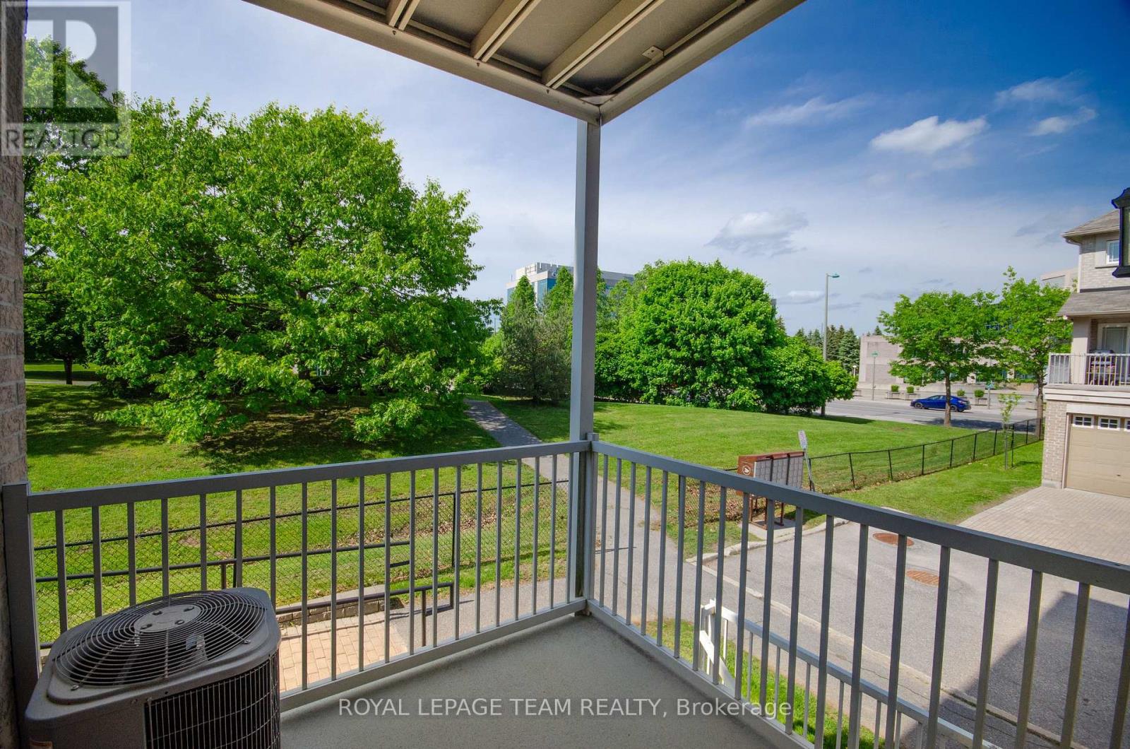 4 - 385 Paseo Private