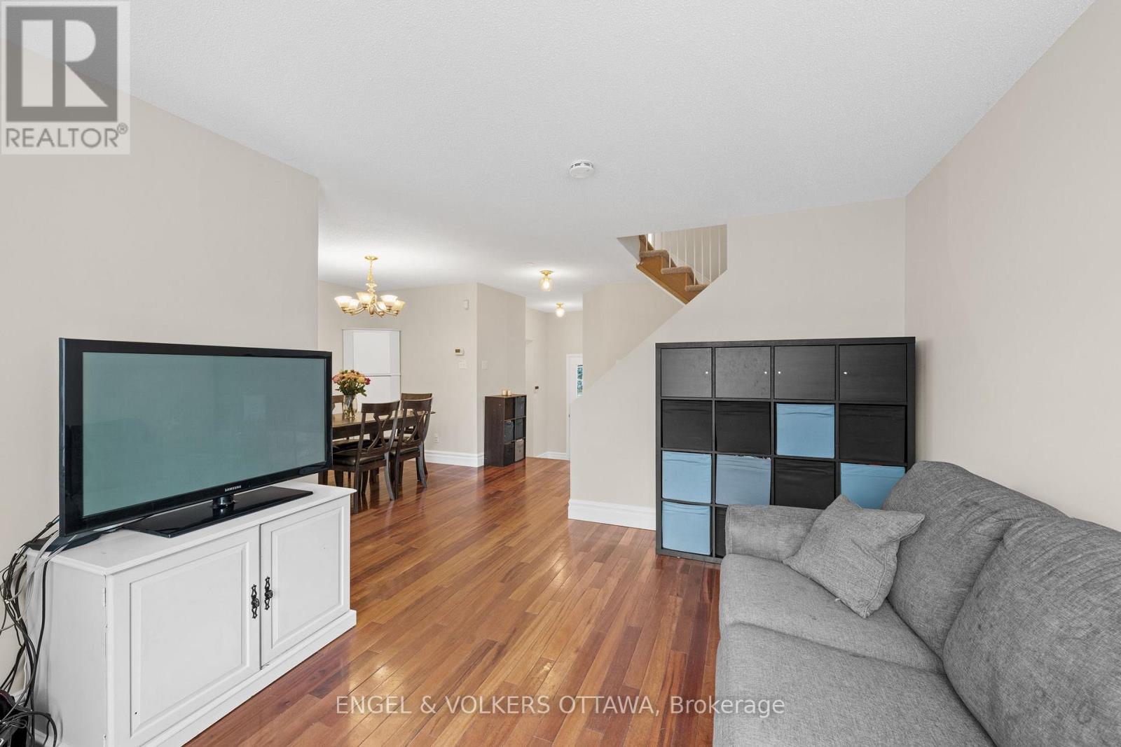 526 Meadowbreeze Drive