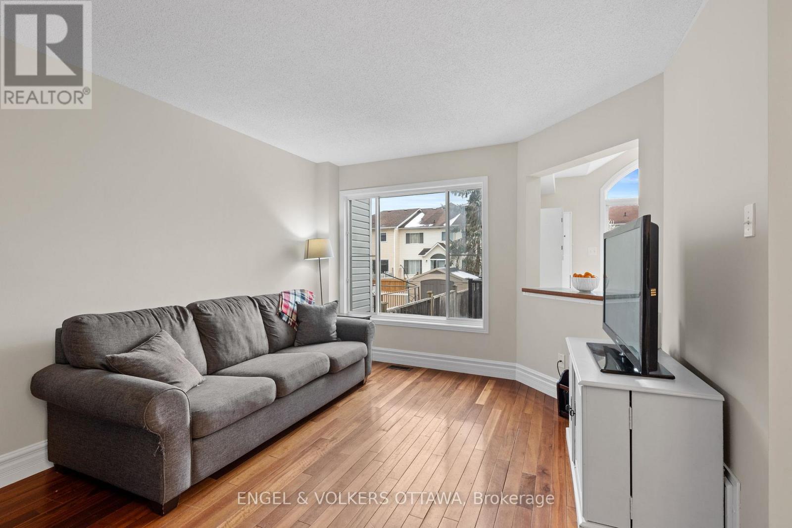 526 Meadowbreeze Drive