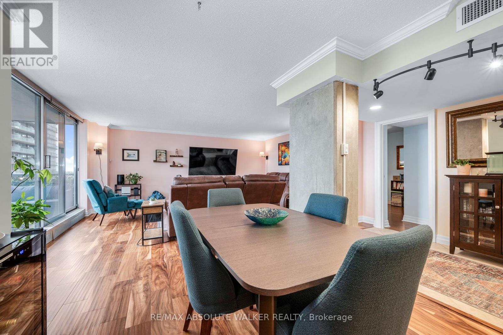 1605 - 160 George Street