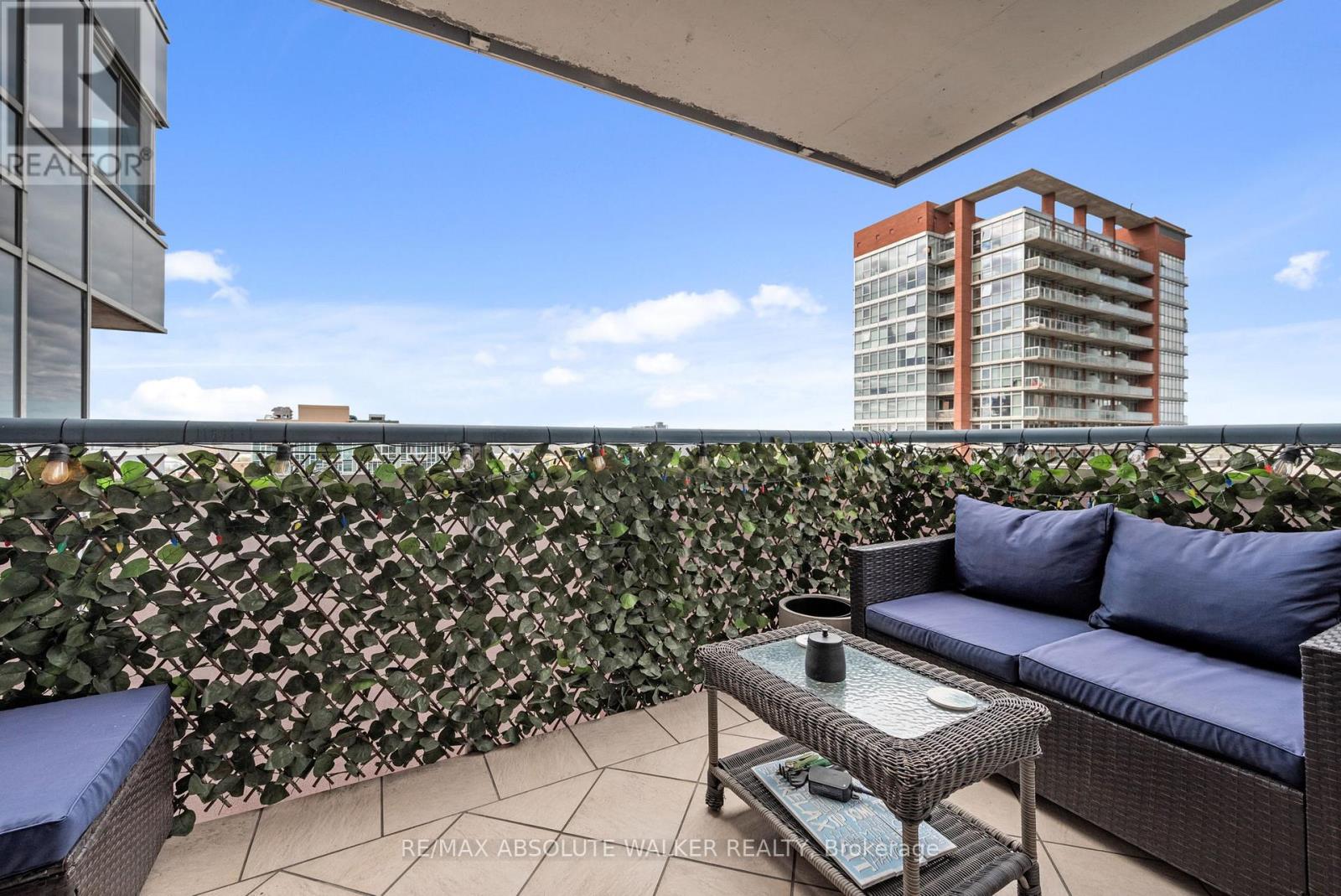 1605 - 160 George Street