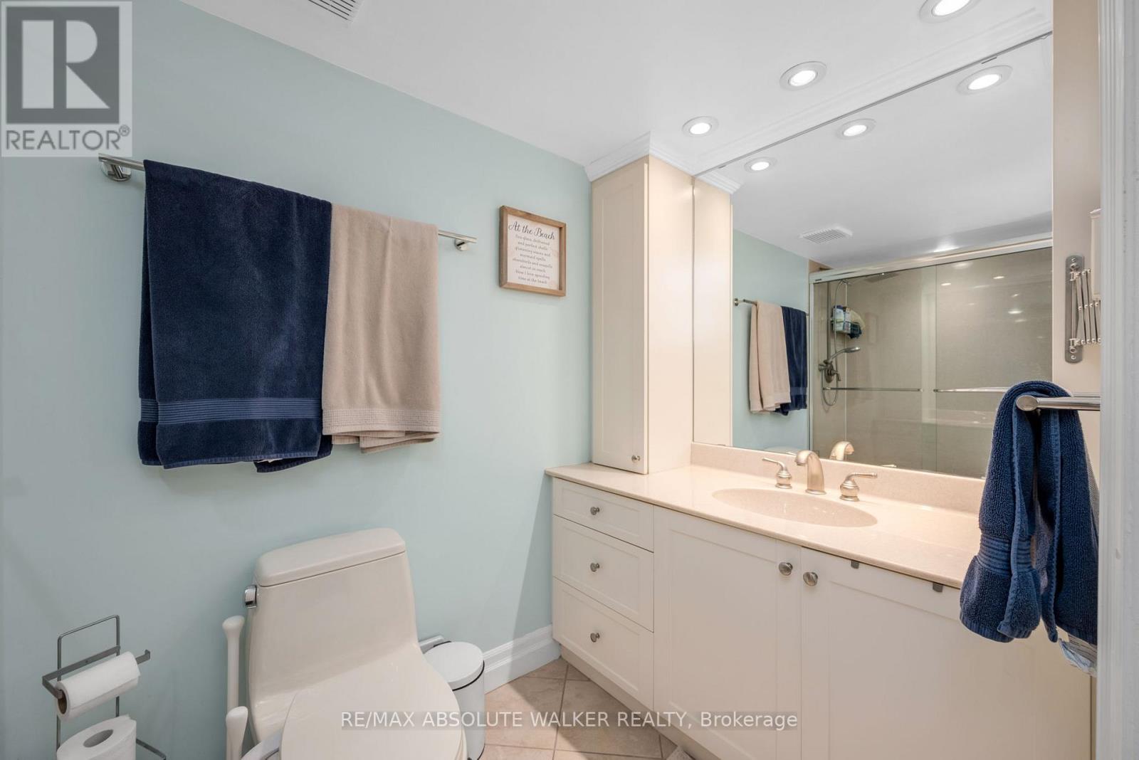 1605 - 160 George Street