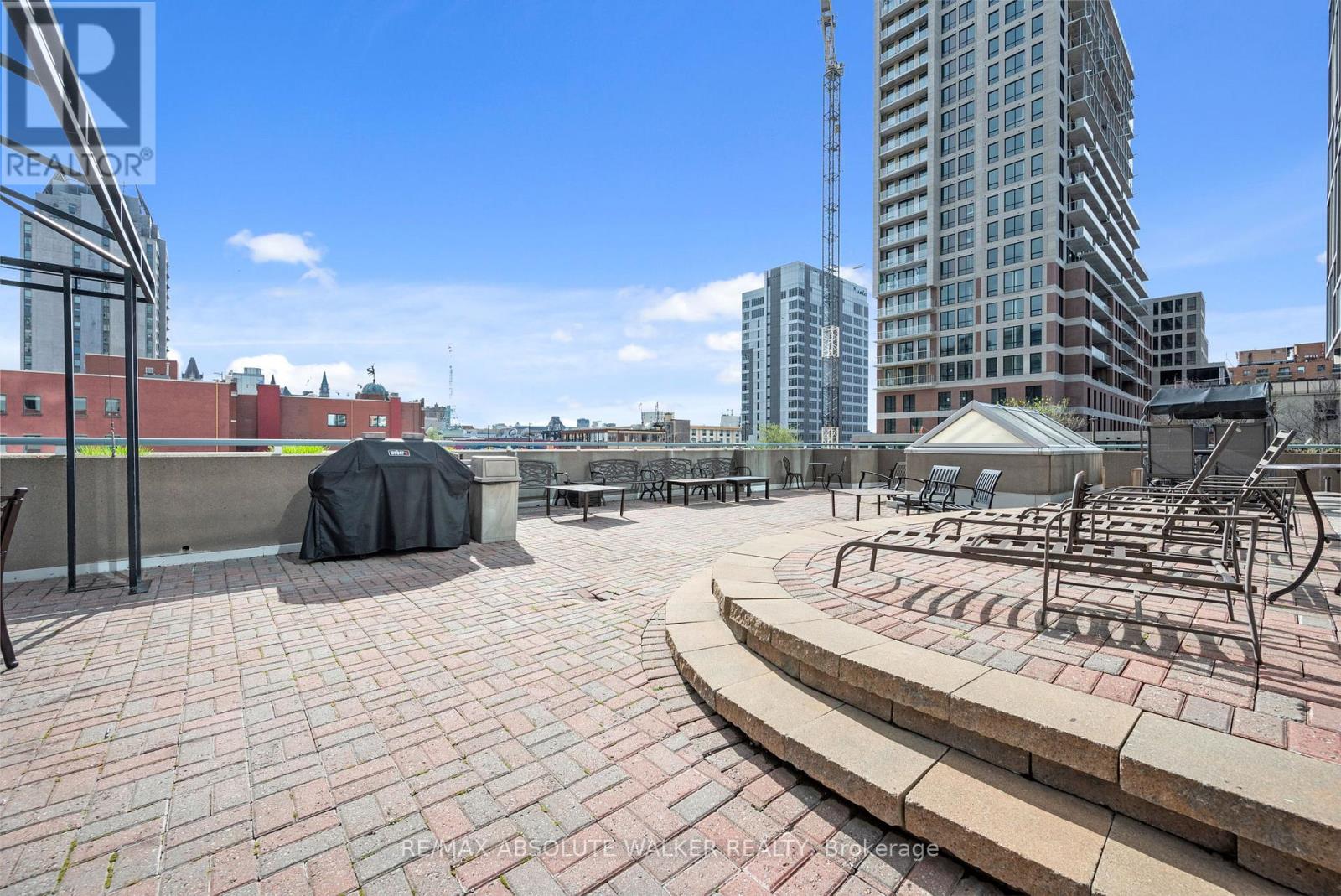 1605 - 160 George Street