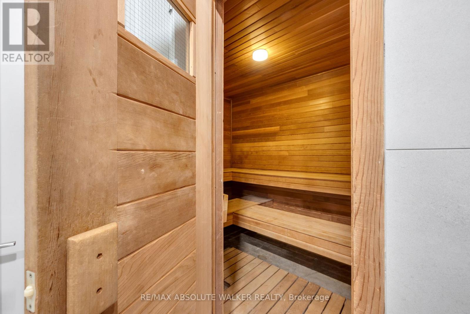 1605 - 160 George Street