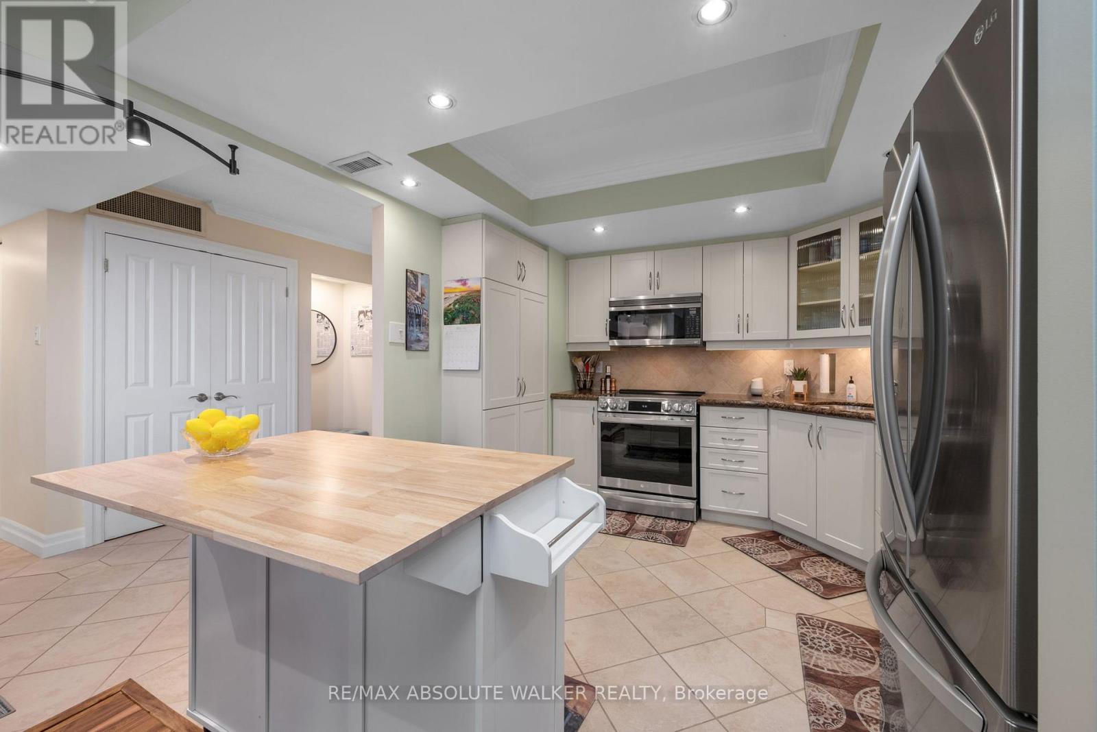 1605 - 160 George Street