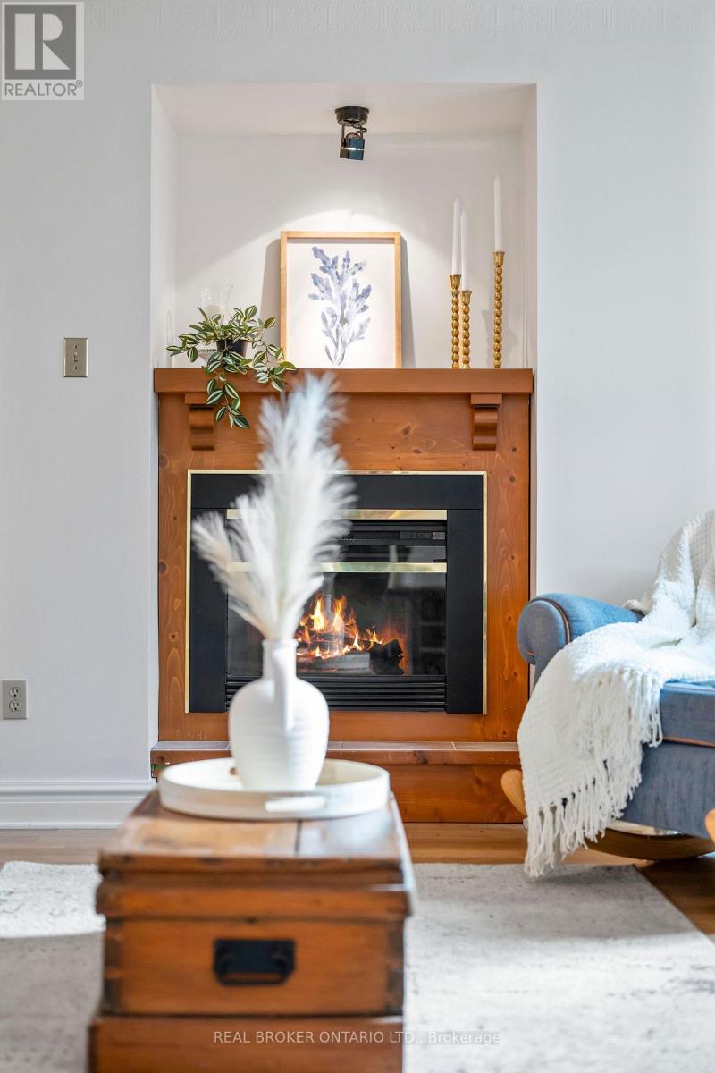 106 - 1 Rosamond Street E