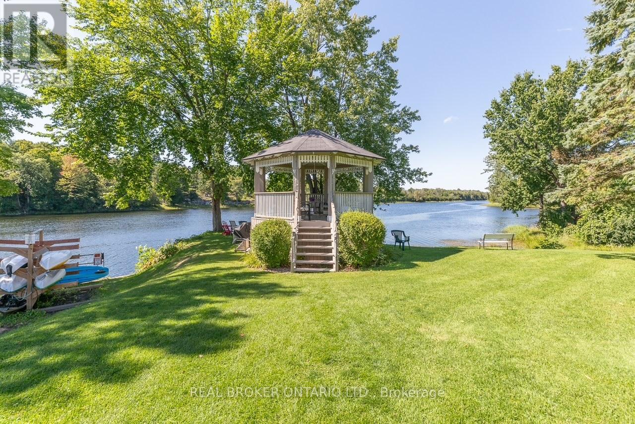 106 - 1 Rosamond Street E