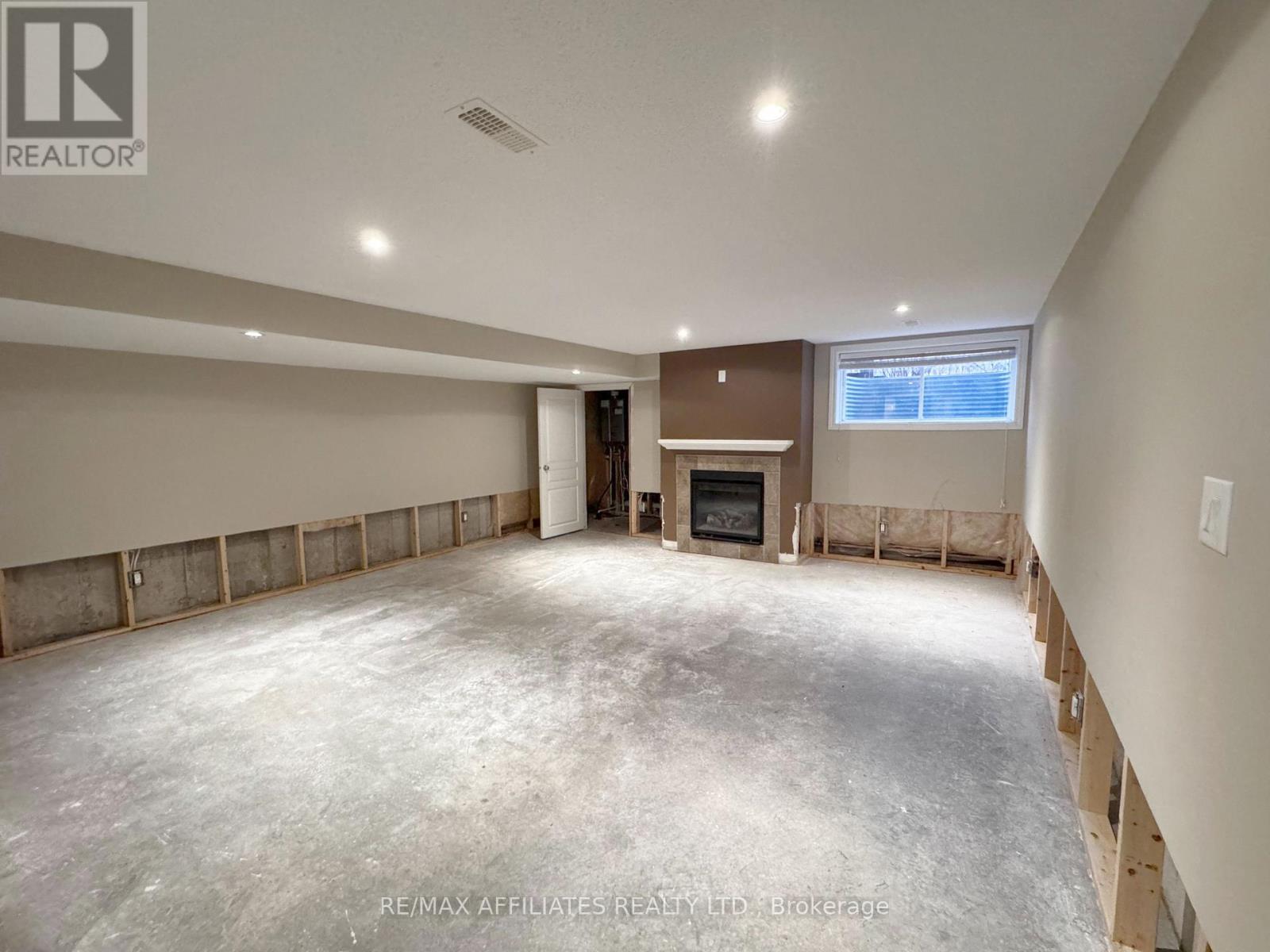 232 Cooks Mill Crescent