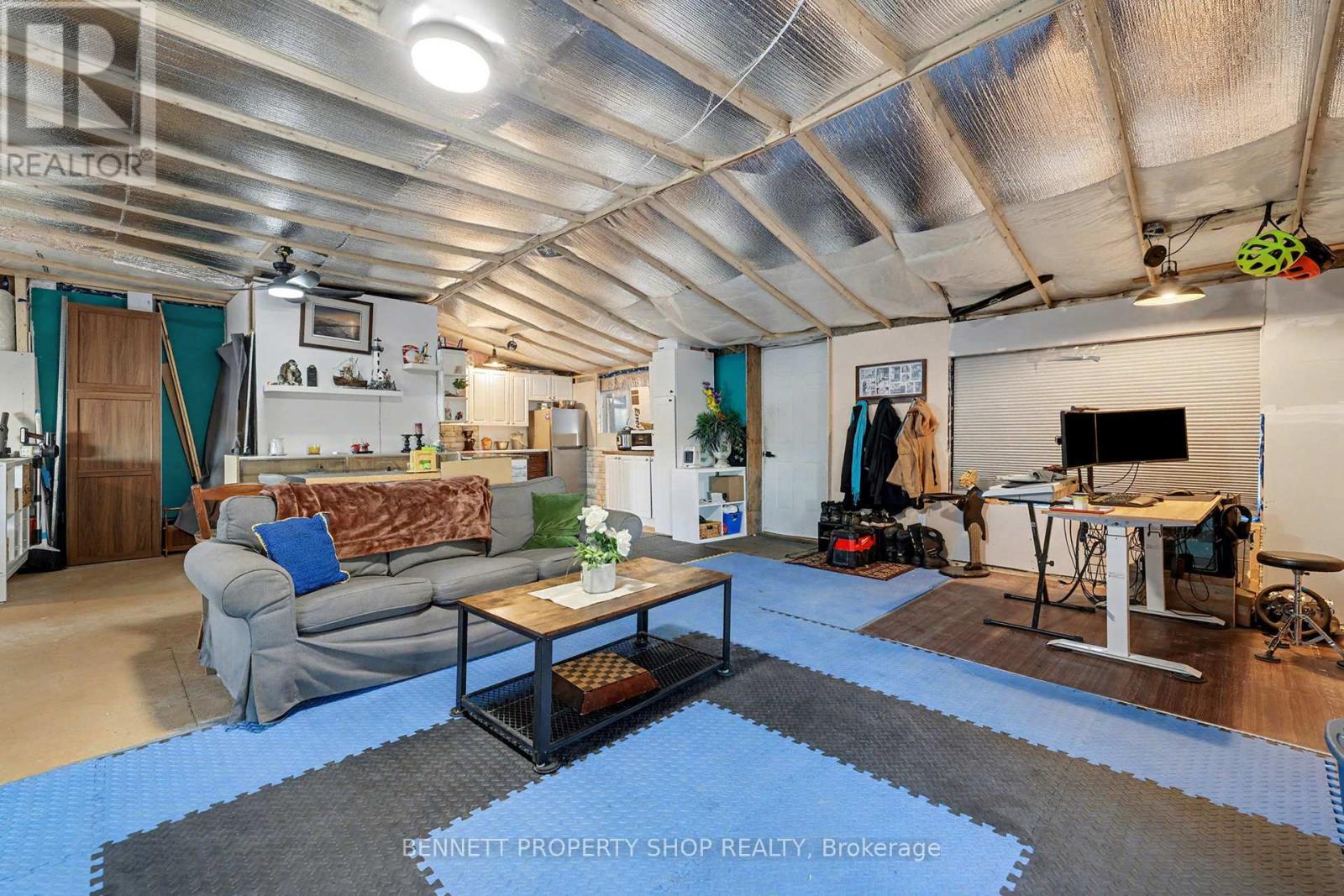 6070 Fourth Line Road