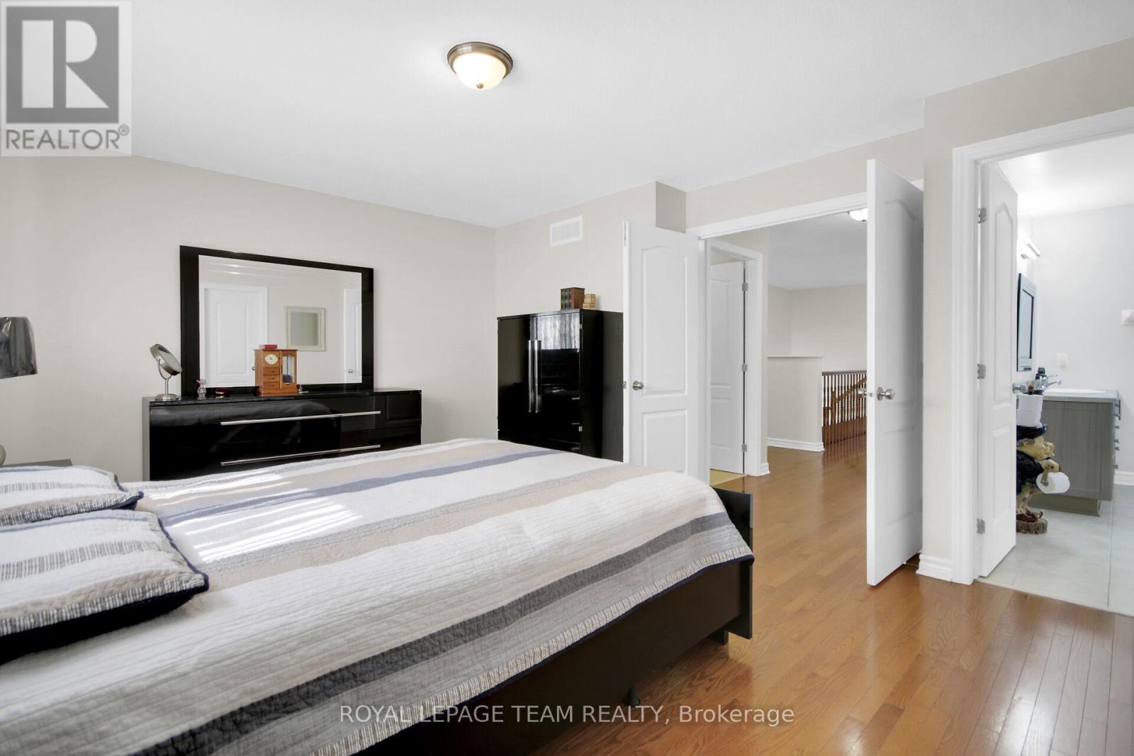 1024 Northgraves Crescent