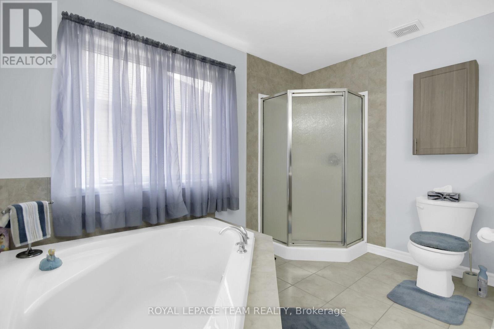 1024 Northgraves Crescent