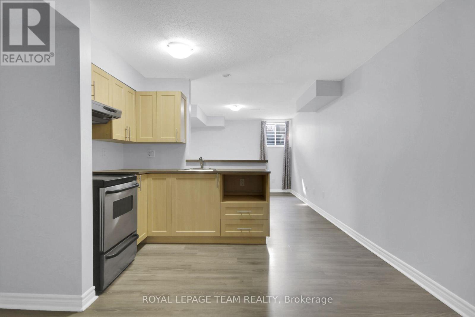 1024 Northgraves Crescent