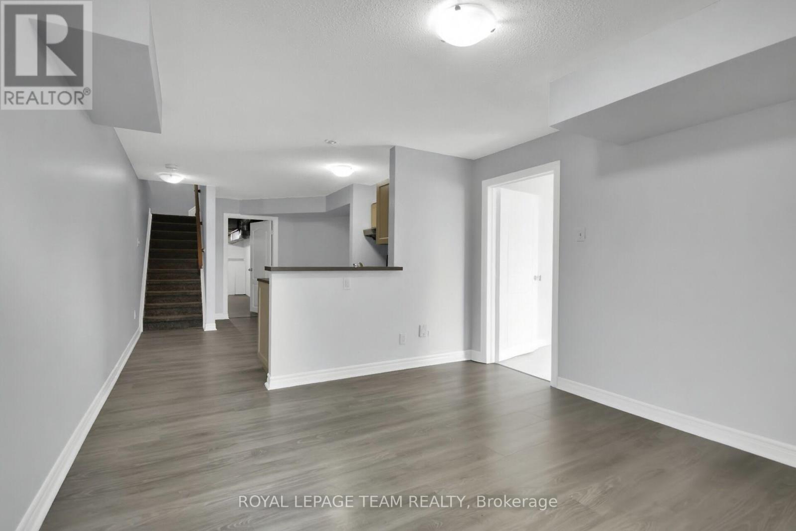 1024 Northgraves Crescent