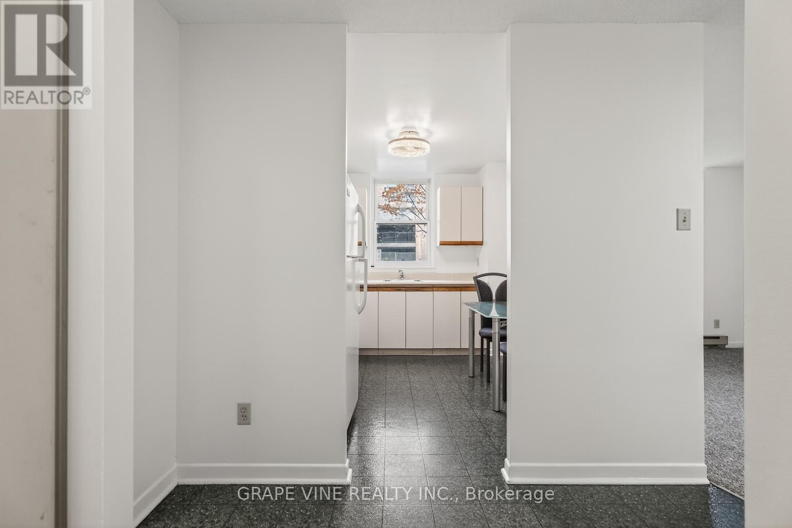 102 - 50 Burnside Avenue