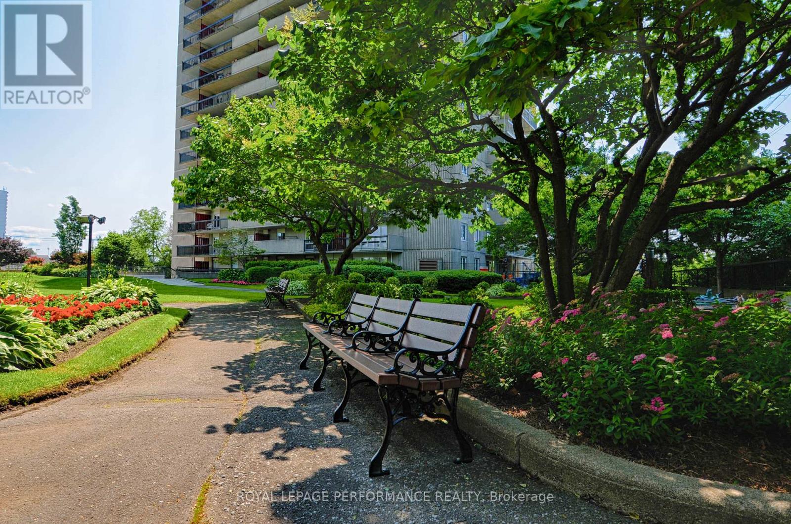 202 - 158 B Mcarthur Avenue