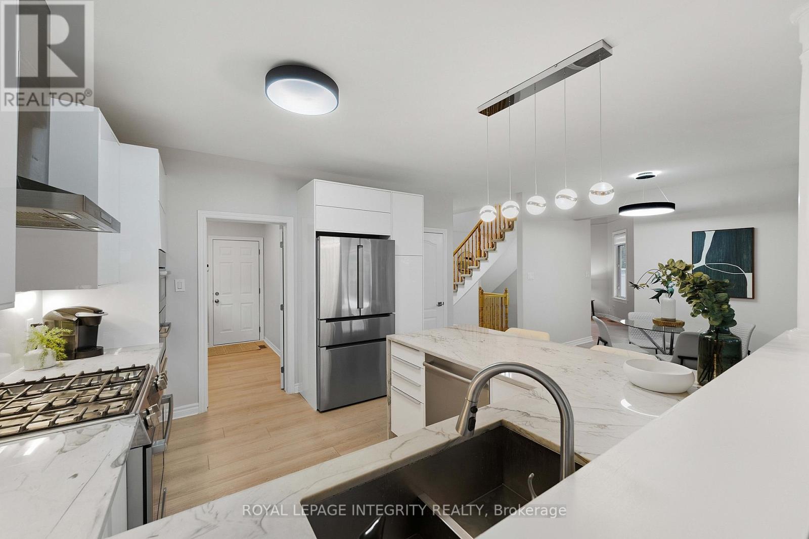 607 Devonwood Circle