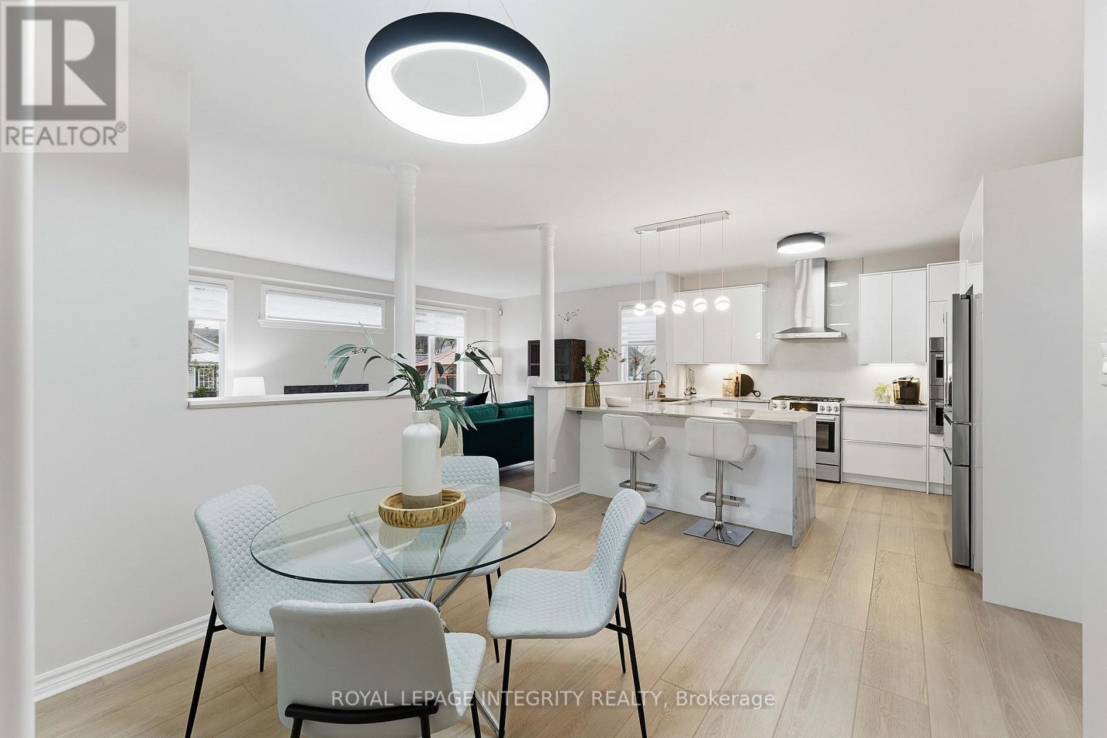 607 Devonwood Circle