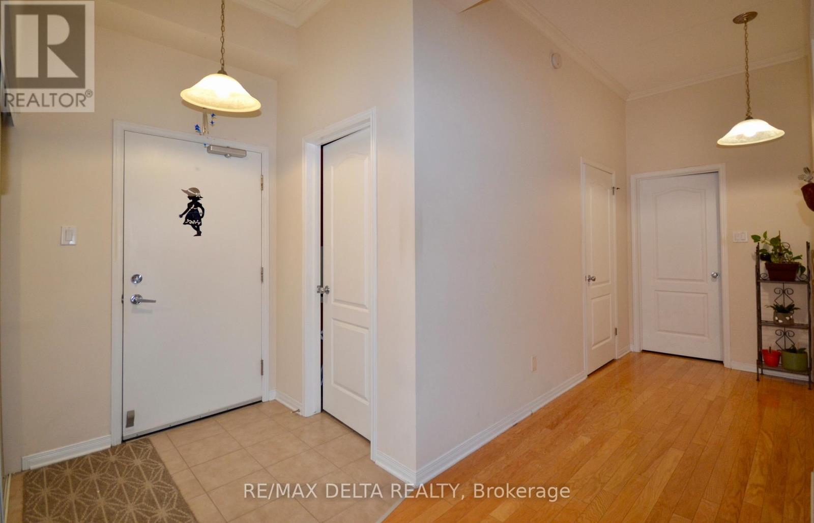 407 - 2921 Laurier Street